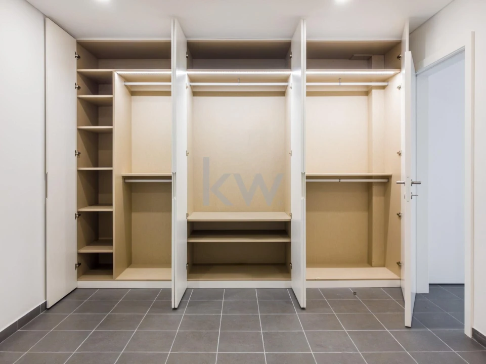 Moradia T4 para Venda em Pontinha e Famões Foto 32