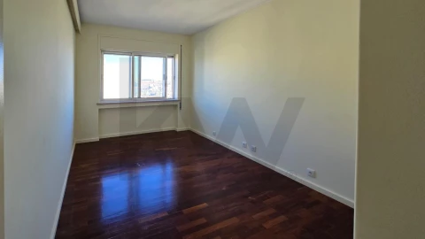 Apartamento T4 para Venda em Aldoar, Foz do Douro e Nevogilde
