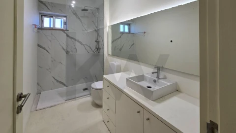 Apartamento T4 para Venda em Aldoar, Foz do Douro e Nevogilde