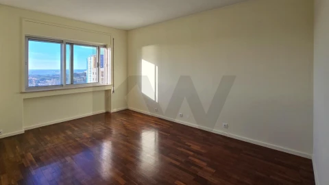Apartamento T4 para Venda em Aldoar, Foz do Douro e Nevogilde