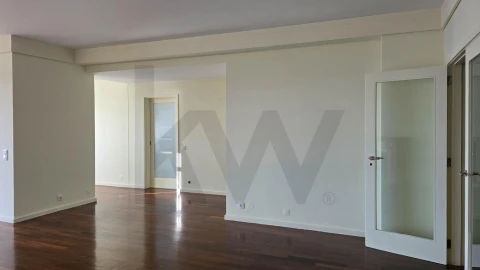 Apartamento T4 para Venda em Aldoar, Foz do Douro e Nevogilde