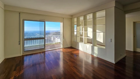 Apartamento T4 para Venda em Aldoar, Foz do Douro e Nevogilde