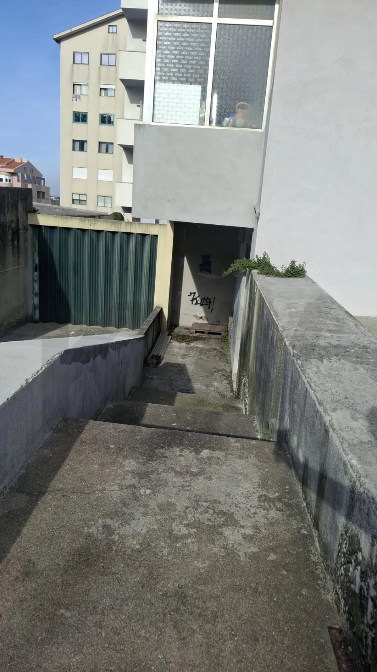 Loja para Venda em Vilar de Andorinho Foto 11