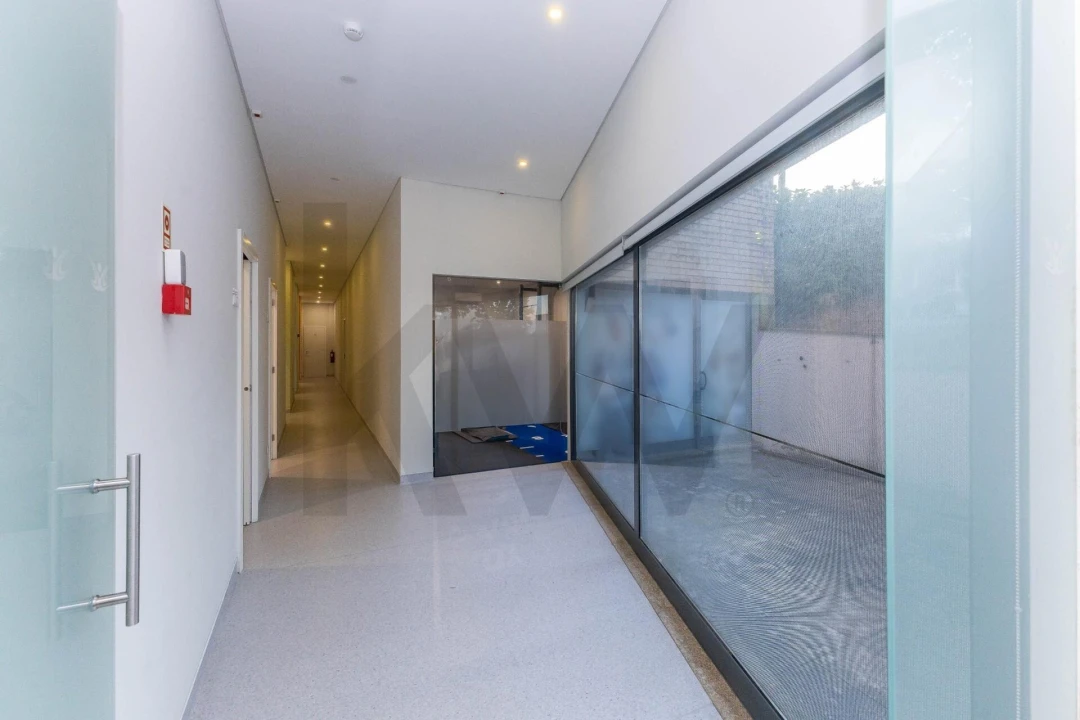 Loja para Venda em Santa Marinha e São Pedro da Afurada Foto 7