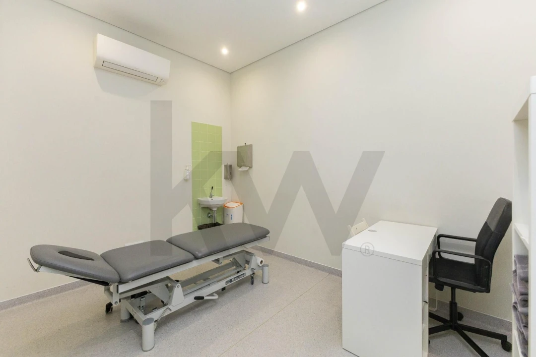 Loja para Venda em Santa Marinha e São Pedro da Afurada Foto 14