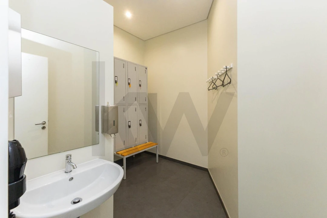 Loja para Venda em Santa Marinha e São Pedro da Afurada Foto 18