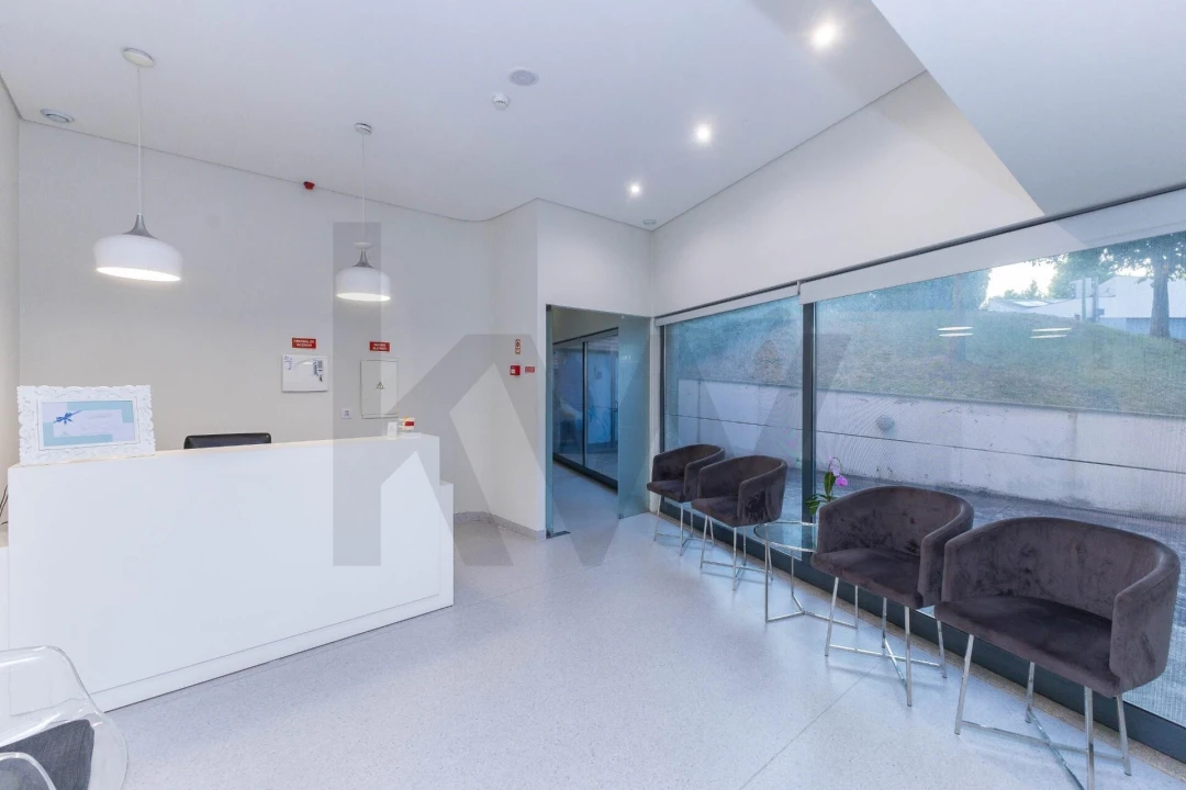 Loja para Venda em Santa Marinha e São Pedro da Afurada Foto 1