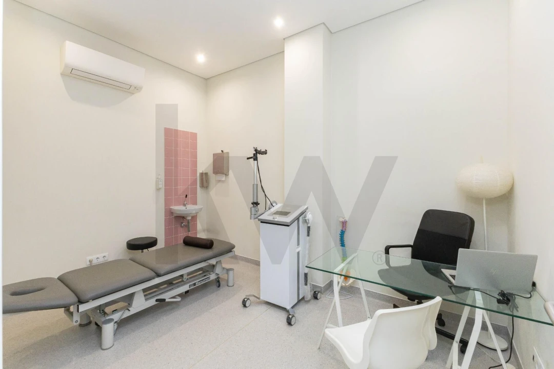 Loja para Venda em Santa Marinha e São Pedro da Afurada Foto 16