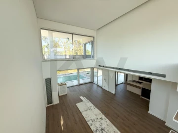Moradia T3 para Venda em Charneca de Caparica e Sobreda