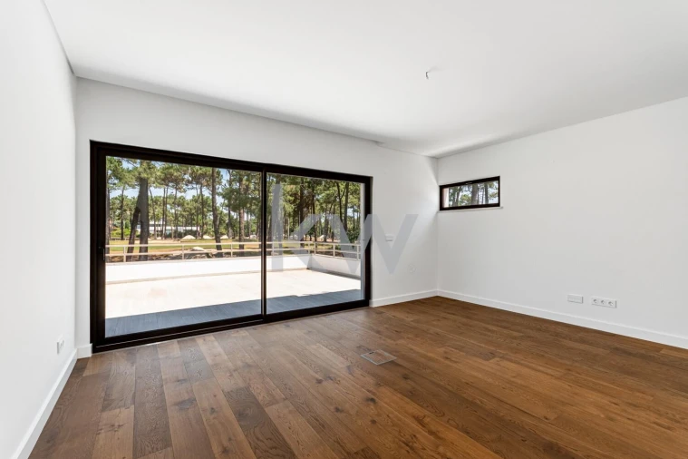 Moradia T4 para Venda em Charneca de Caparica e Sobreda Foto 34