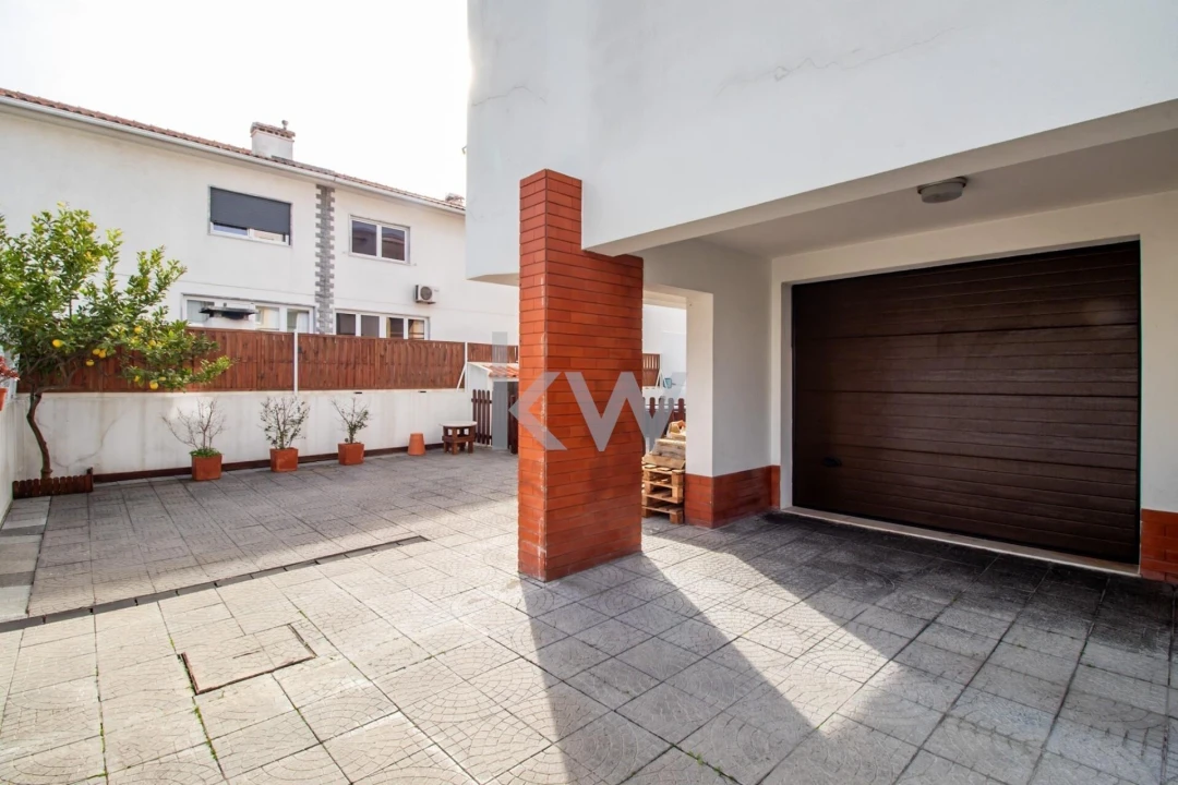 Moradia T5 para Venda em Laranjeiro e Feijó Foto 41