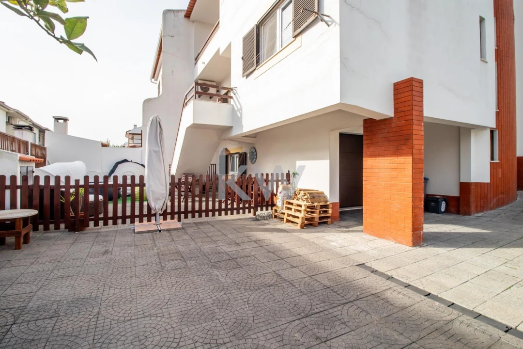 Moradia T5 para Venda em Laranjeiro e Feijó Foto 39