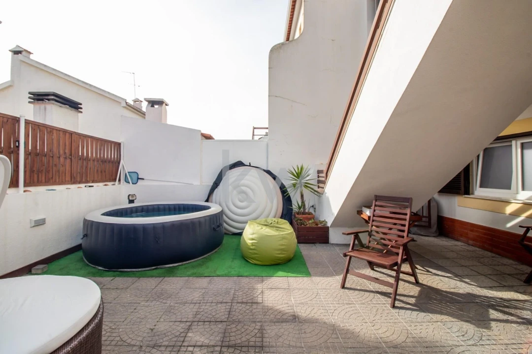 Moradia T5 para Venda em Laranjeiro e Feijó Foto 15