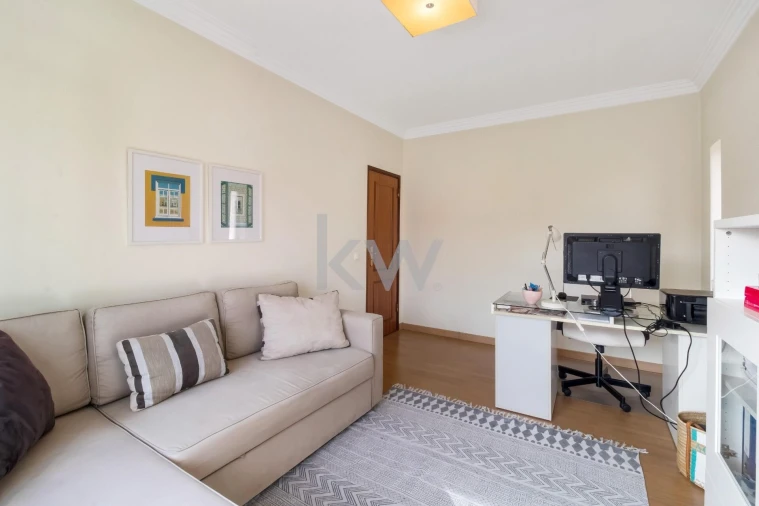 Moradia T5 para Venda em Laranjeiro e Feijó Foto 36