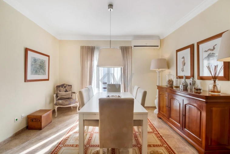 Moradia T5 para Venda em Laranjeiro e Feijó Foto 2