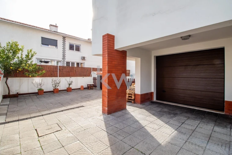 Moradia T5 para Venda em Laranjeiro e Feijó Foto 41