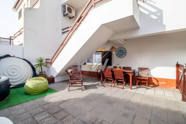 Moradia T5 para Venda em Laranjeiro e Feijó Foto 14