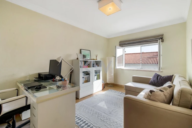 Moradia T5 para Venda em Laranjeiro e Feijó Foto 35