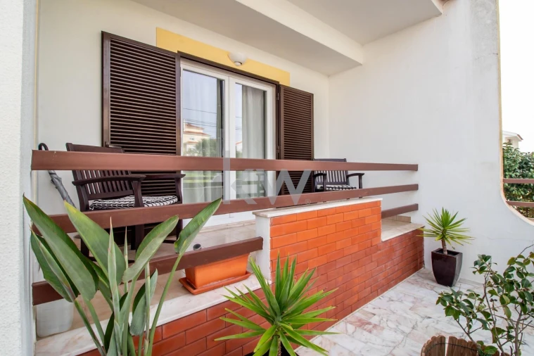 Moradia T5 para Venda em Laranjeiro e Feijó Foto 47