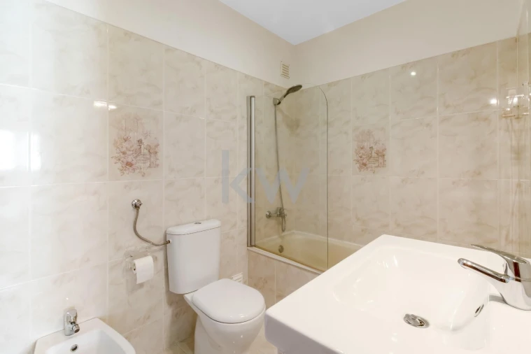 Moradia T5 para Venda em Laranjeiro e Feijó Foto 34