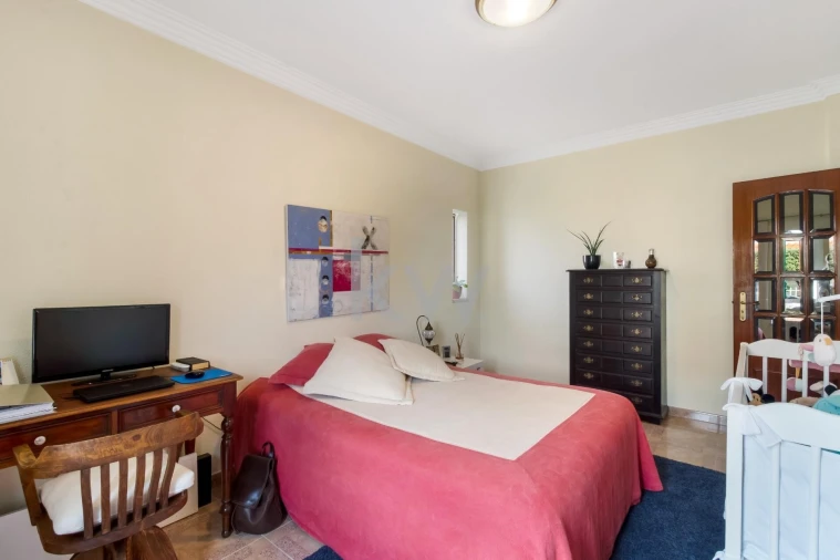 Moradia T5 para Venda em Laranjeiro e Feijó Foto 29