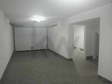 Moradia T5 para Venda em Corroios