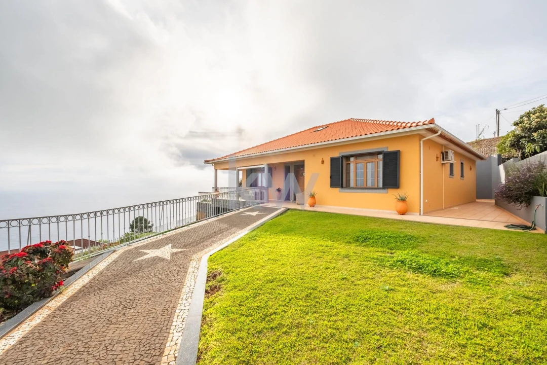 Moradia T3 para Venda em Prazeres Foto 59