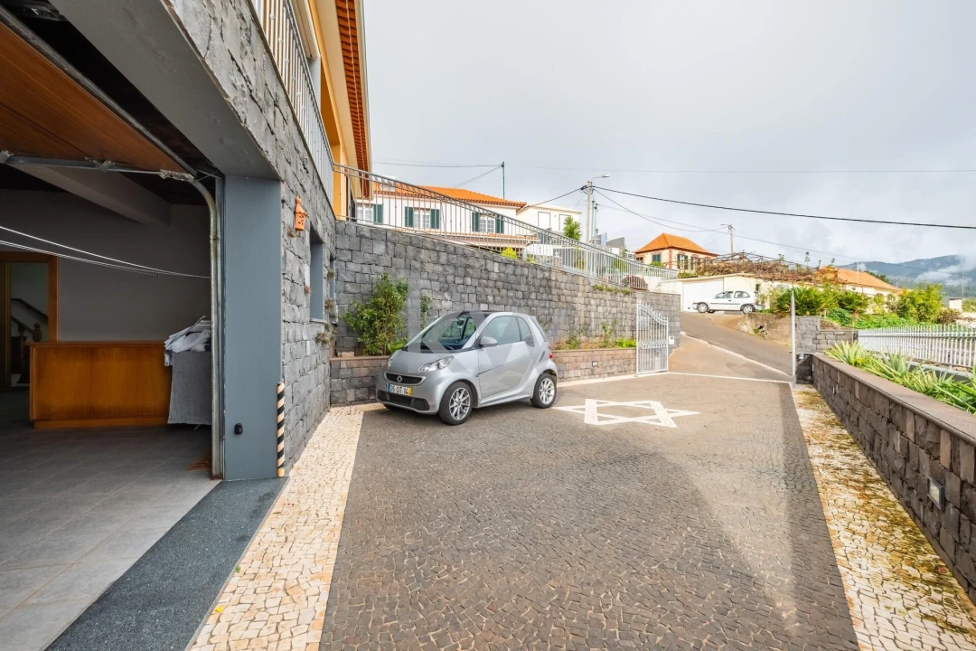 Moradia T3 para Venda em Prazeres Foto 48