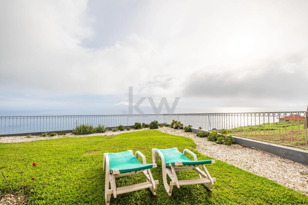 Moradia T3 para Venda em Prazeres Foto 3