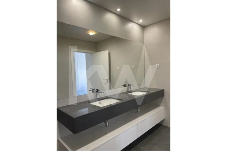 Moradia T5 para Venda em Caparica e Trafaria Foto 32