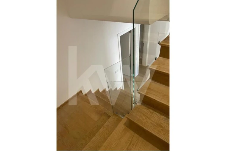 Moradia T5 para Venda em Caparica e Trafaria Foto 16