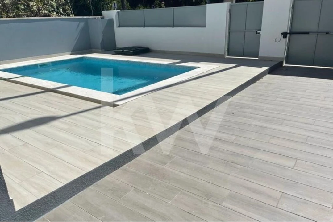 Moradia T5 para Venda em Caparica e Trafaria Foto 6