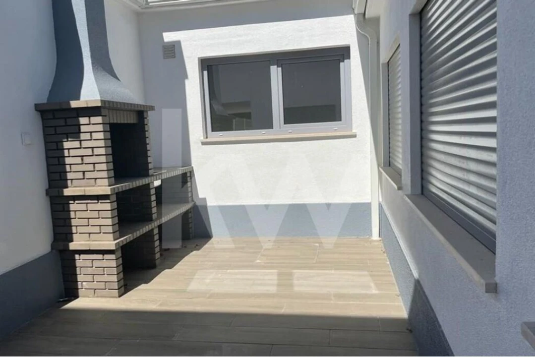 Moradia T5 para Venda em Caparica e Trafaria Foto 9