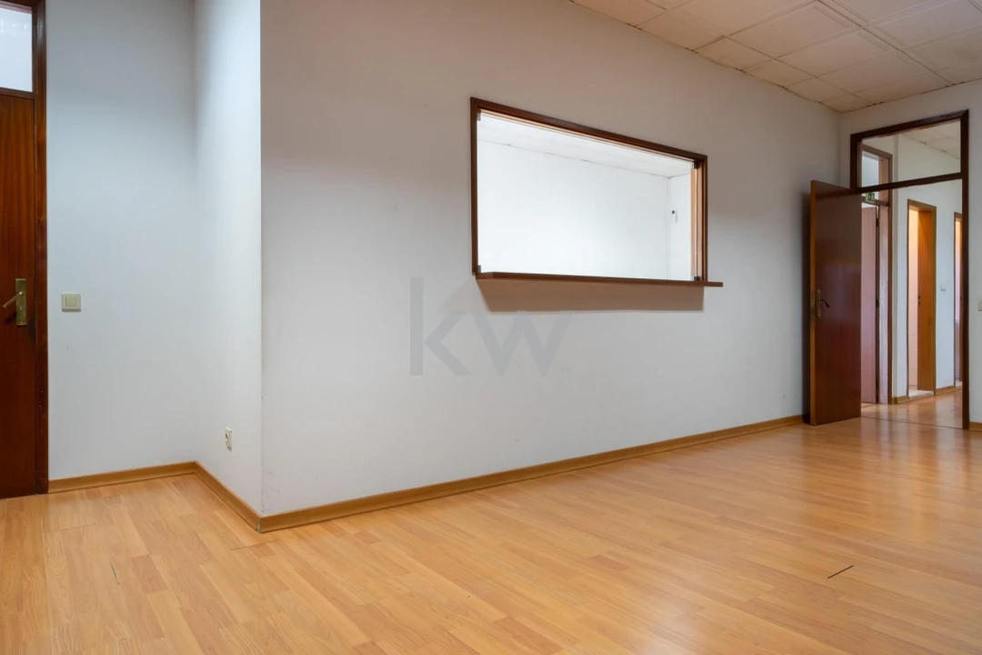 Armazém para Venda em Cernache Foto 33