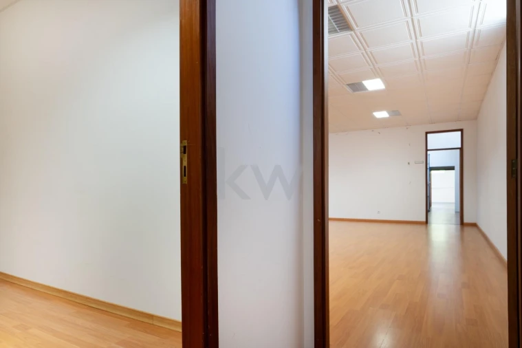 Armazém para Venda em Cernache Foto 40