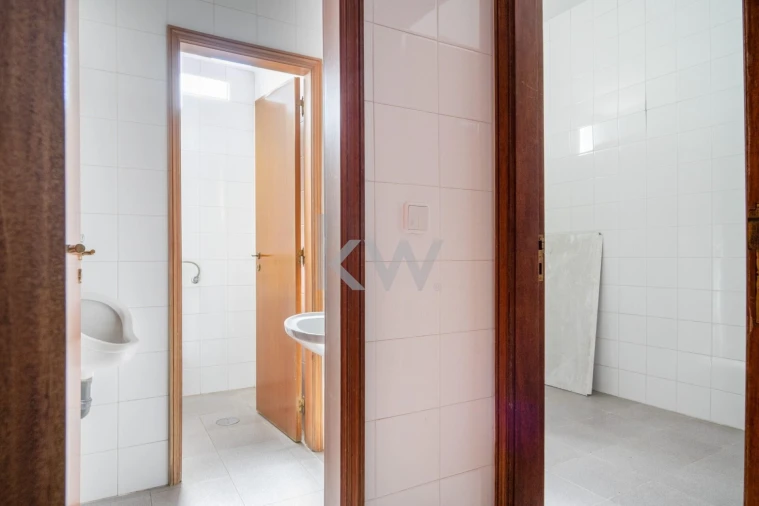 Armazém para Venda em Cernache Foto 13