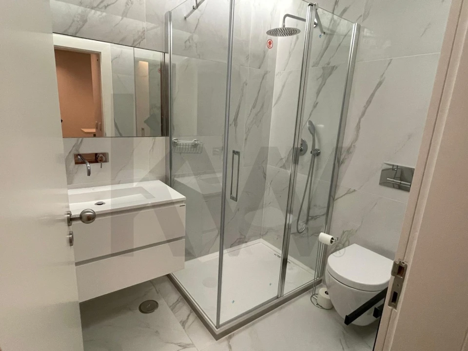 Apartamento T1 para Arrendamento em Misericórdia Foto 18