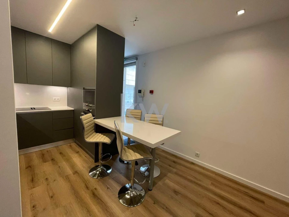 Apartamento T1 para Arrendamento em Misericórdia Foto 7