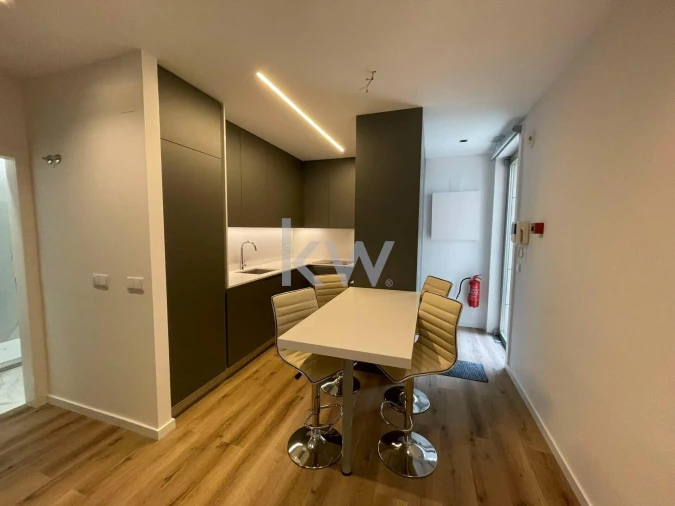 Apartamento T1 para Arrendamento em Misericórdia Foto 3