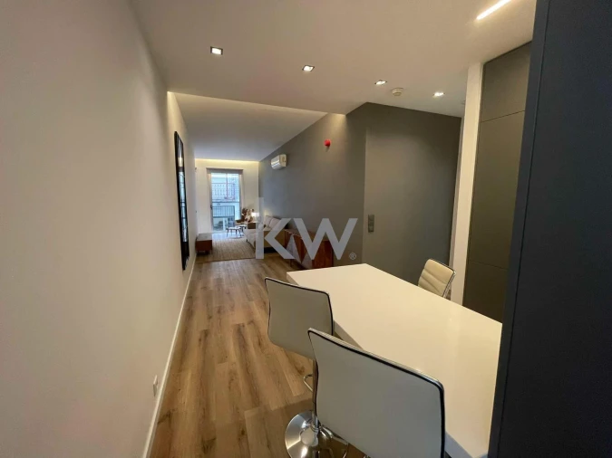 Apartamento T1 para Arrendamento em Misericórdia Foto 22