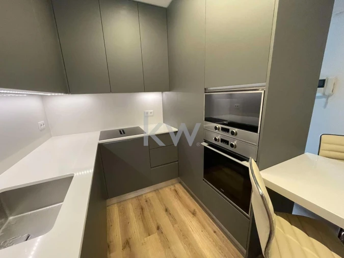 Apartamento T1 para Arrendamento em Misericórdia Foto 8