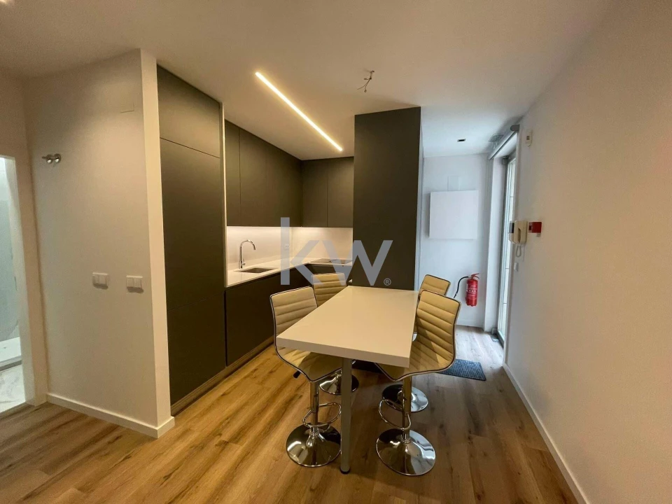Apartamento T1 para Arrendamento em Misericórdia Foto 3