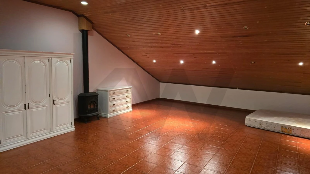 Prédio para Venda em Camarate, Unhos e Apelação Foto 12