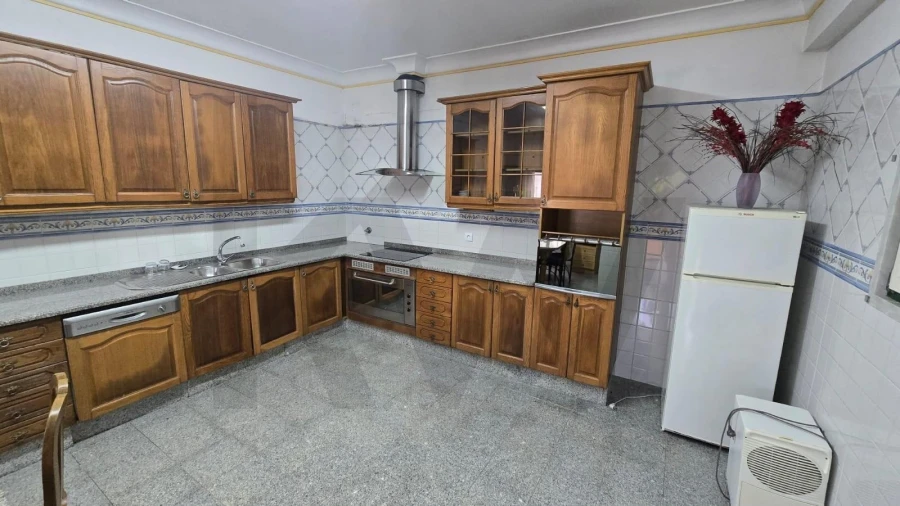 Prédio para Venda em Camarate, Unhos e Apelação Foto 3