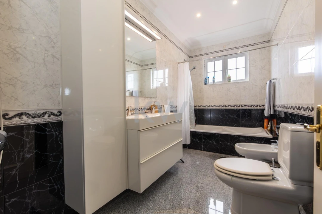 Moradia T5 para Venda em Santa Clara Foto 36