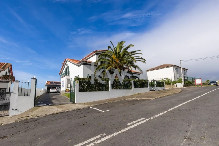 Moradia T5 para Venda em Santa Clara Foto 3