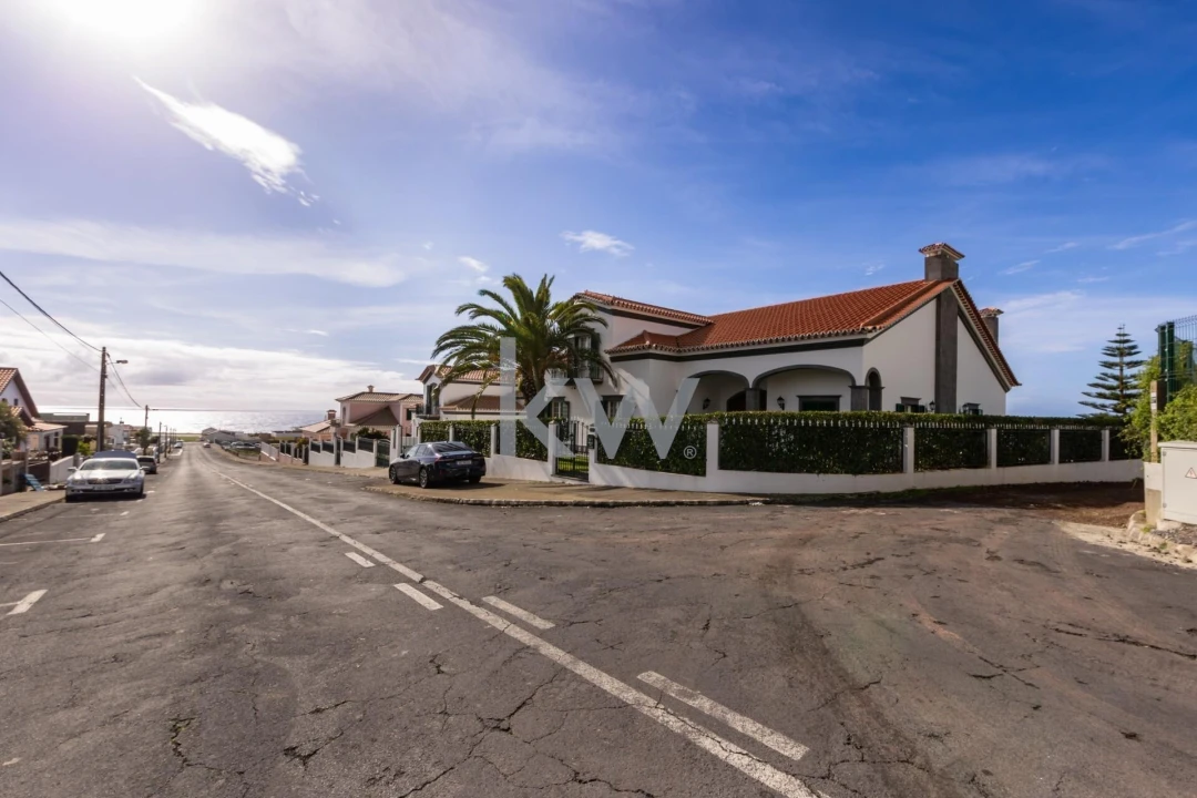 Moradia T5 para Venda em Santa Clara Foto 2