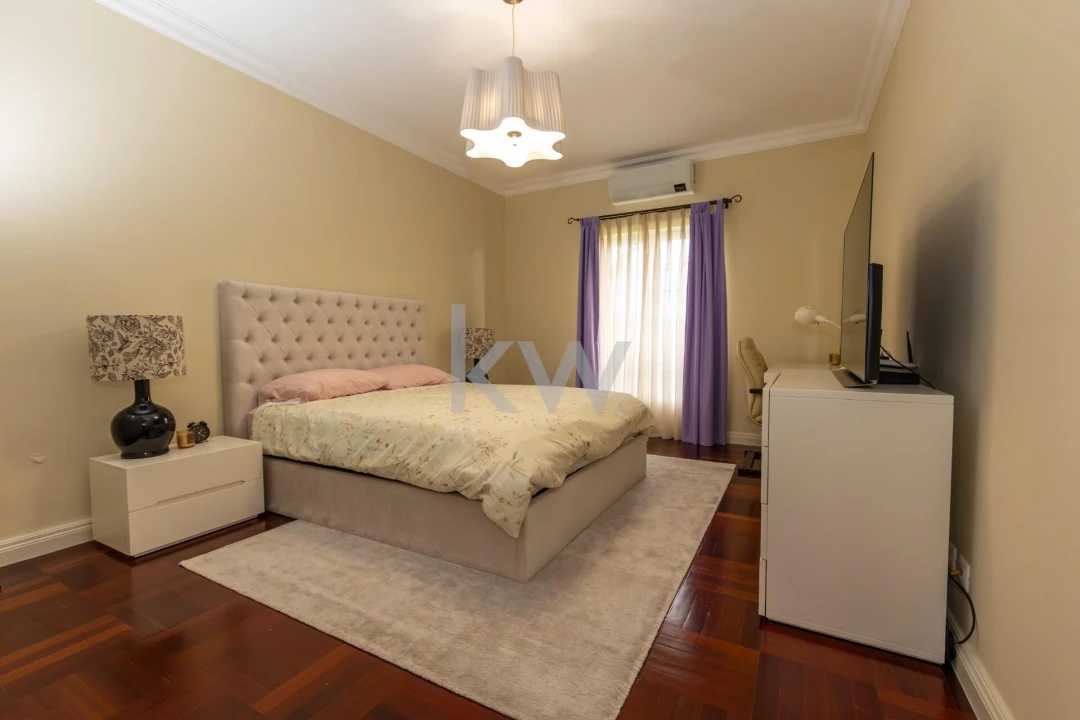 Moradia T5 para Venda em Santa Clara Foto 22