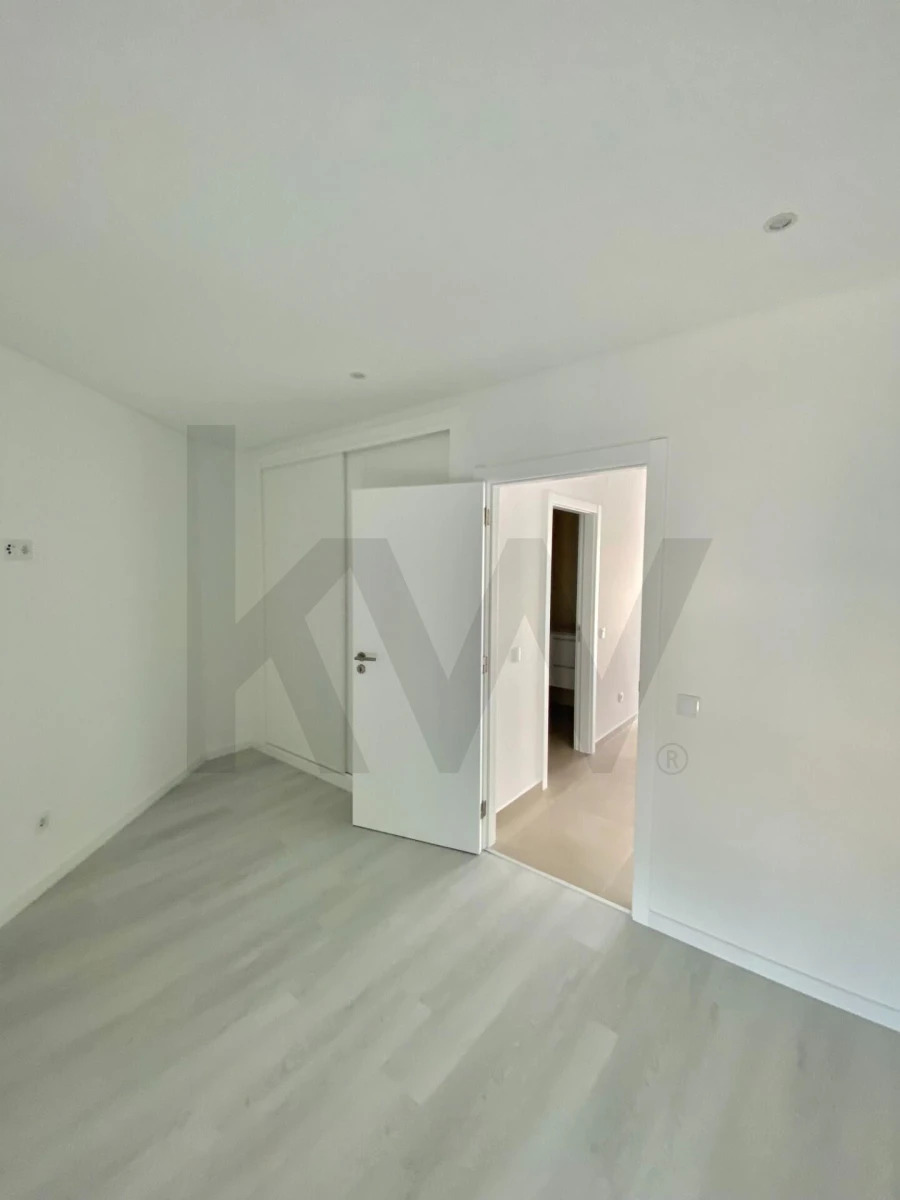 Apartamento T3 para Venda em Nazare Foto 9