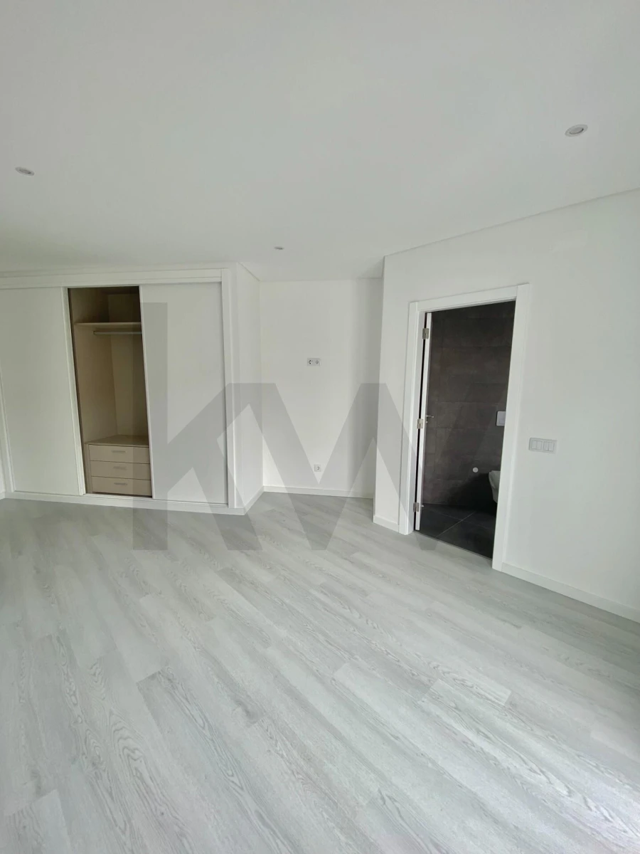Apartamento T3 para Venda em Nazare Foto 8